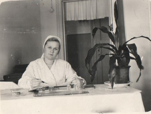 Медсестра. Сергей погорелый врач. Медсестра 6. Красивый врач. Династия медсестер и врачей.